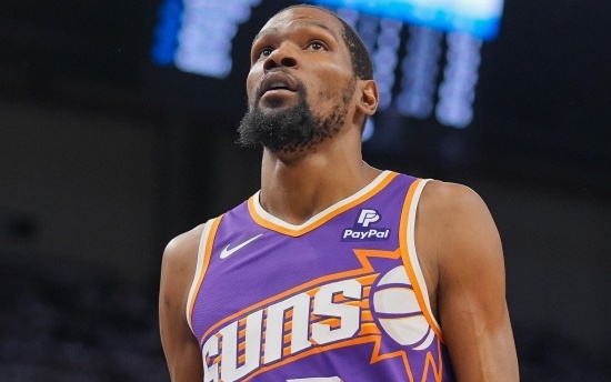 德佬：那不勒斯比去年更强；我喜欢意大利诺这样的教练（德佬：那不勒斯实力较上赛季更胜一筹；我欣赏意大利诺这样的主帅）